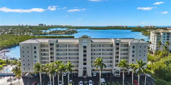 4895 Bonita Beach RD