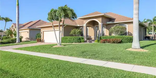 133 Balfour DR