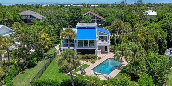 1021 Sand Castle RD
