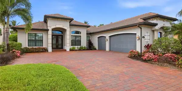 9911 Corso Bello DR