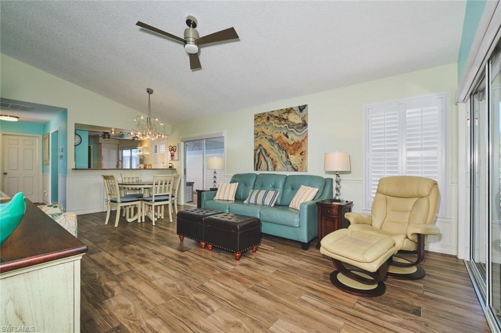 Image 2: LIVING ROOM