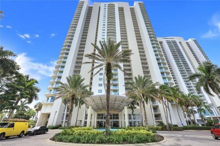3000 Oasis Grand BLVD