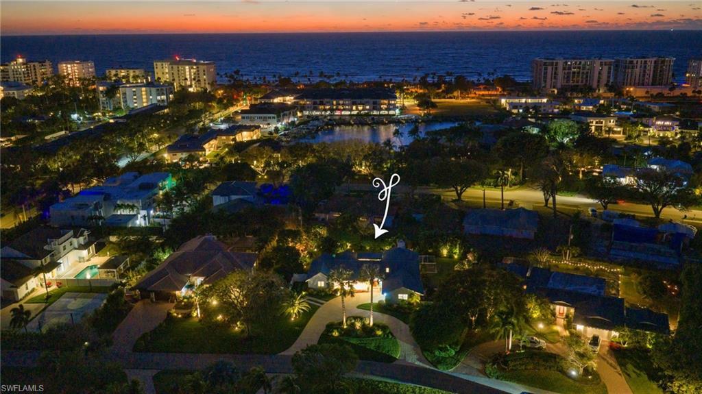 Image 4: West exposure on .41 acres in the center of Naples