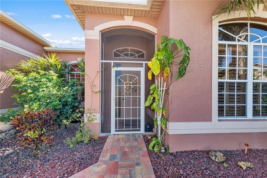 Image 2: Enclosed Entry Way