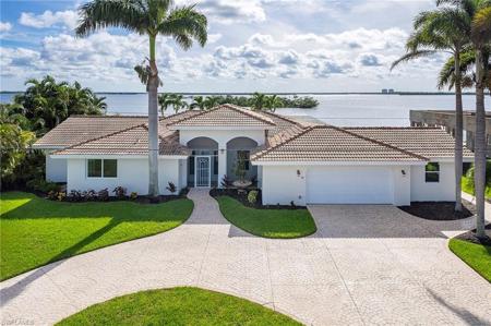 13 Bayview BLVD