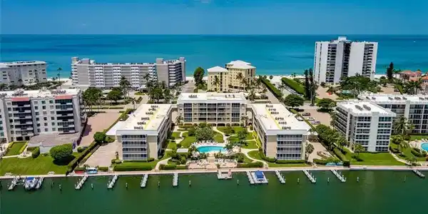 3450 Gulf Shore BLVD N