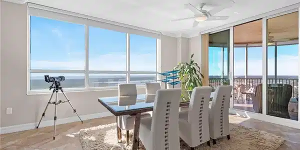 Image 2: View of sunroom / solarium
