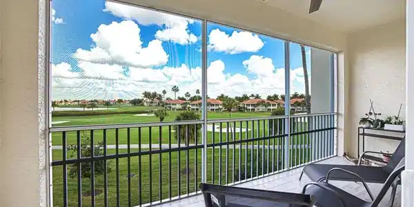11100 Harbour Yacht CT