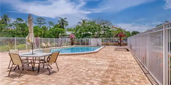 4635 Bayshore