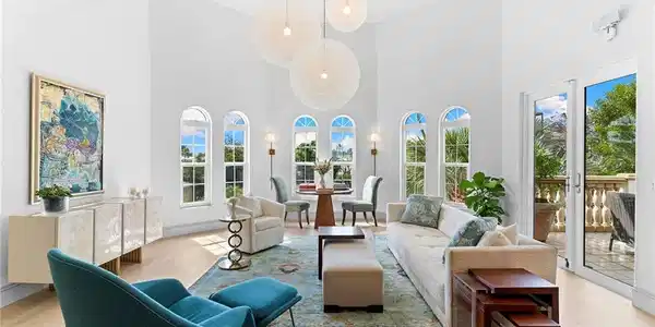 1005 4th ST S