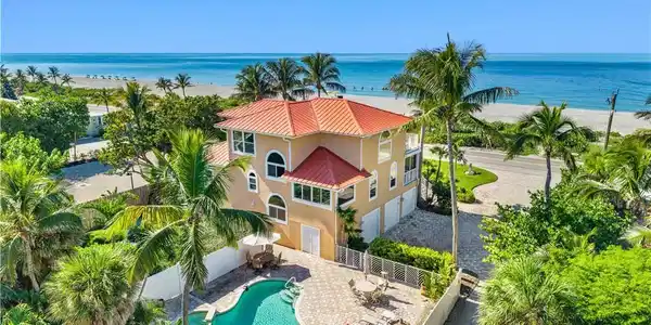 15899 Captiva DR