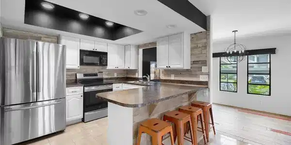 17034 Golfside CIR