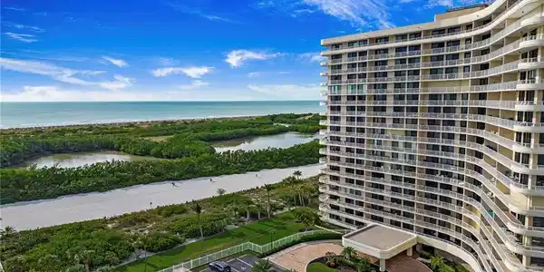 380 Seaview CT