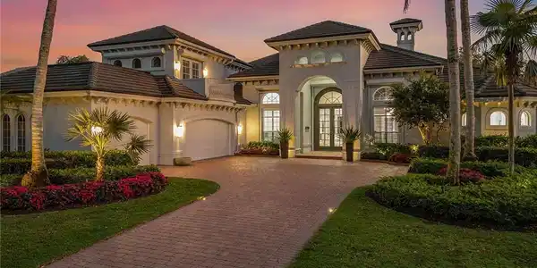 538 Riviera DR