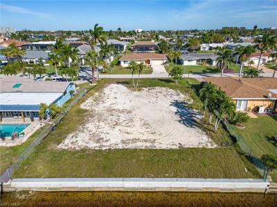 5230 Tamiami CT