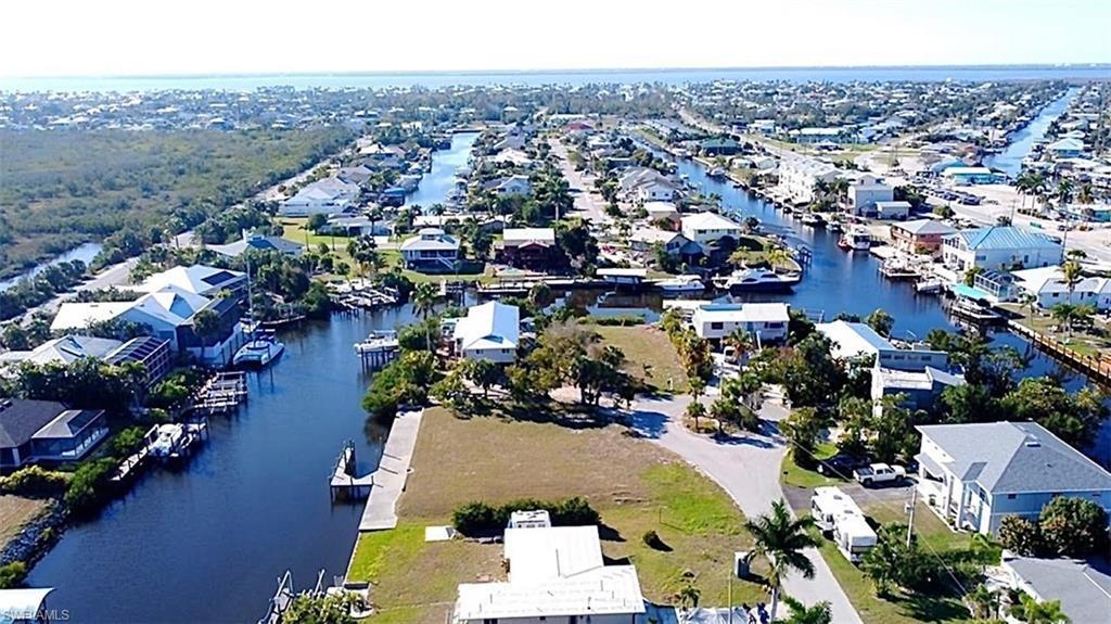 Image 3: Aerial perspective of lot/canal/area