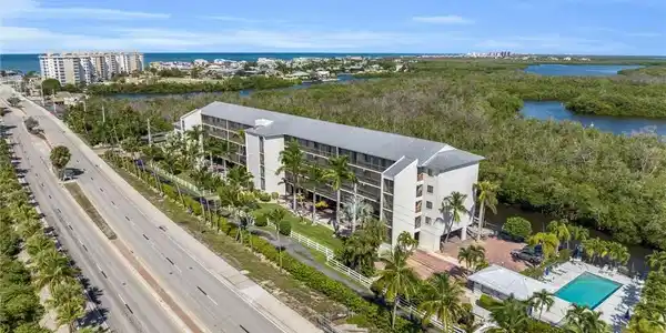 5220 Bonita Beach