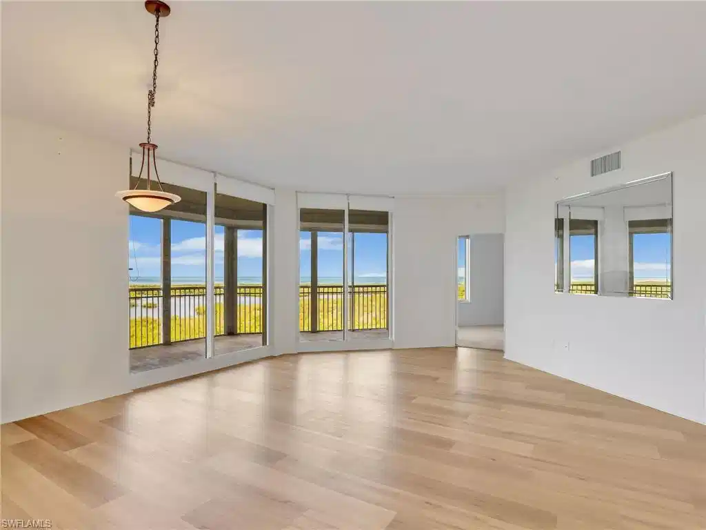 Image 1: Living Room