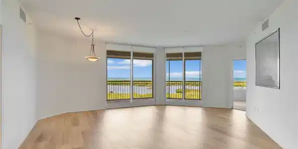 Image 2: Living Room