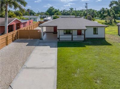 211 Crescent Lake DR