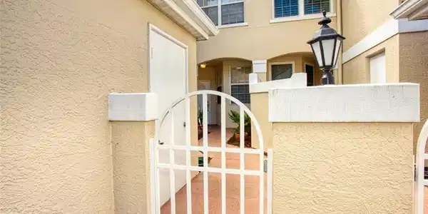 Image 3: gated entry to unit