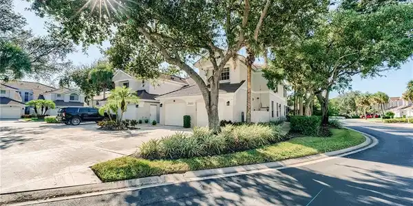 25203 Pelican Creek CIR