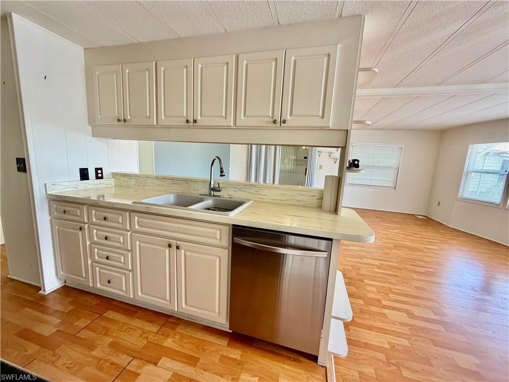 Image 4: Kitchen overlooking great room