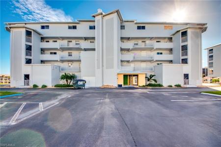 4541 Bay Beach LN