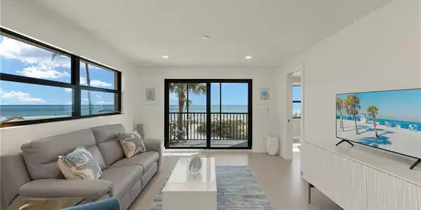 2230 Camino Del Mar DR
