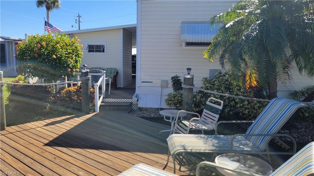 Image 3: Lounge area