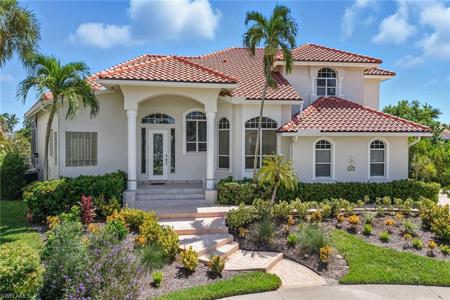 859 Wintergreen CT