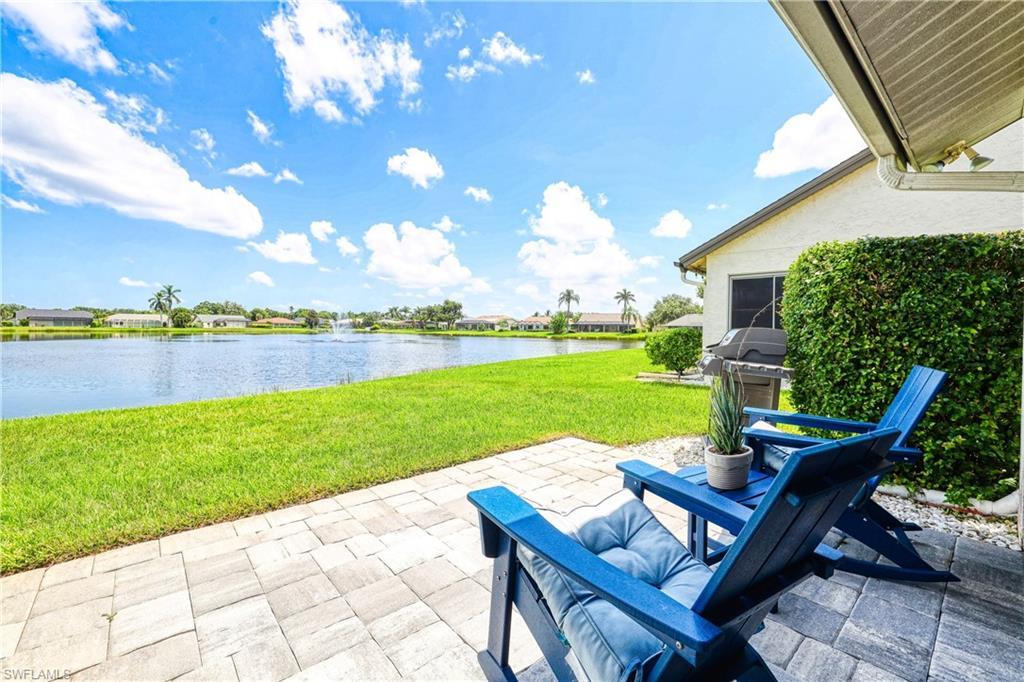 Image 4: Waterfront Lake views