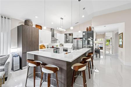 11053 Harbour Yacht CT