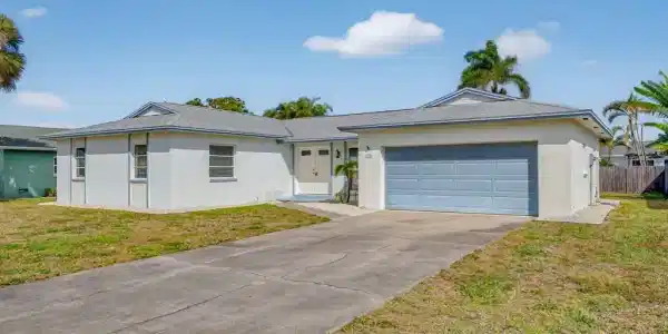 1256 Bluebird AVE