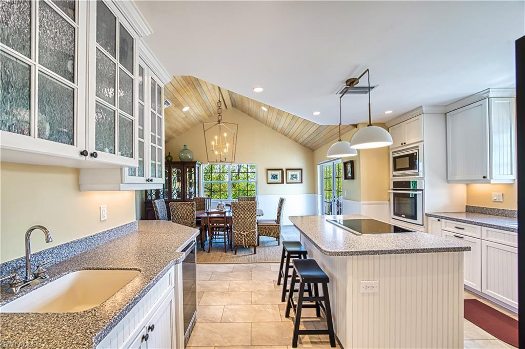 Image 4: Kitchen With Wet Bar And Wine Cooler