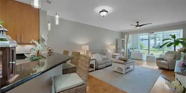 7058 Barrington CIR