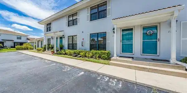 1351 Delbrook S