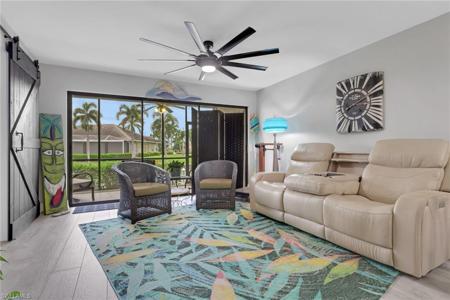 912 SW 48th TER