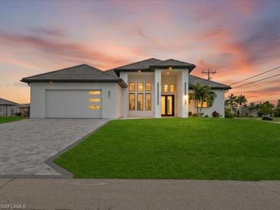 801 NW 38th PL