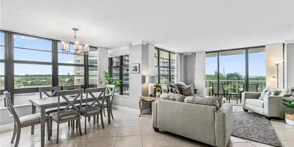 440 Seaview CT
