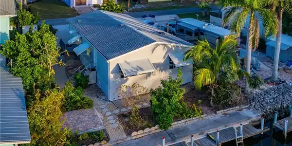 27579 Big Bend RD