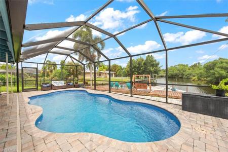 1721 Club House RD