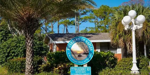 Image 2: Entrance to Riverbend of Naples
