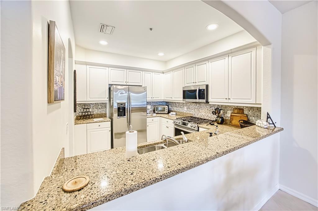 Image 3: Kitchen