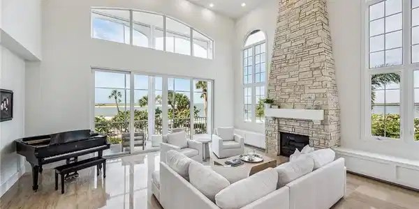 1000 Royal Marco WAY