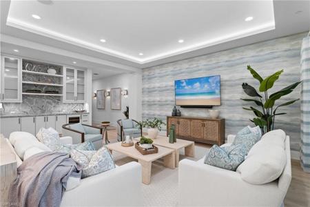 82 9th ST S