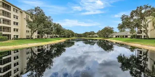 900 Arbor Lake DR