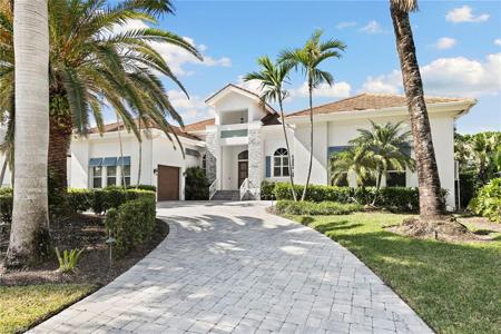 3747 Fountainhead LN