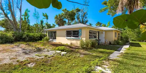 837 Casa Ybel RD