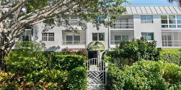 72 7th ST S
